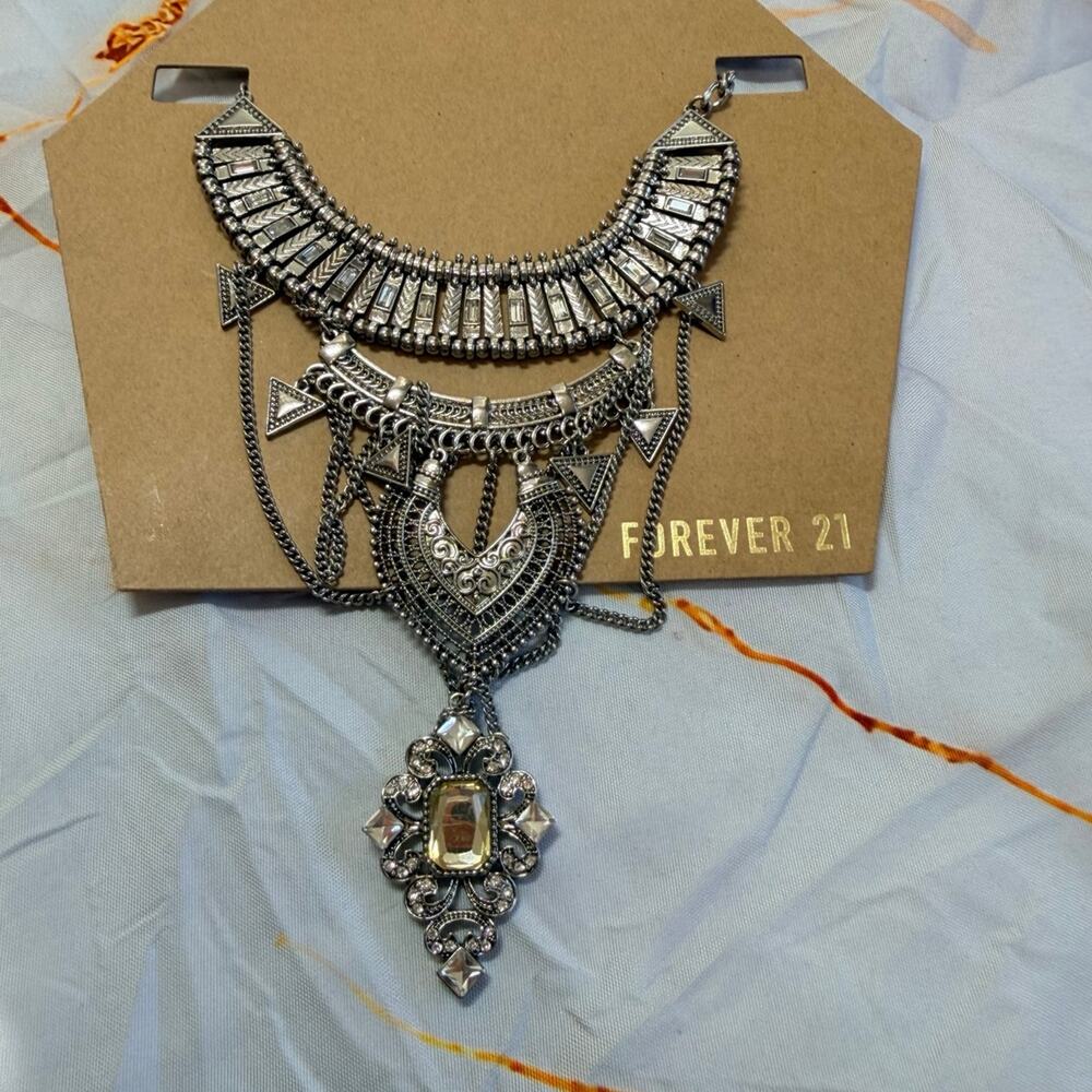 Forever 21 Statement Necklace NWT!